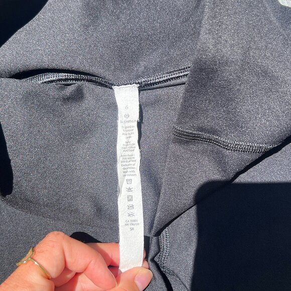 Lululemon full length size 6 leggings - Picture 3 of 3